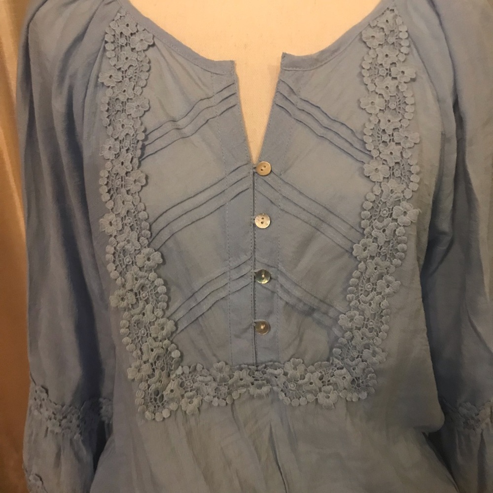 {Cable & Gauge}NWT•Chambray Blouse - Picture 2 of 6